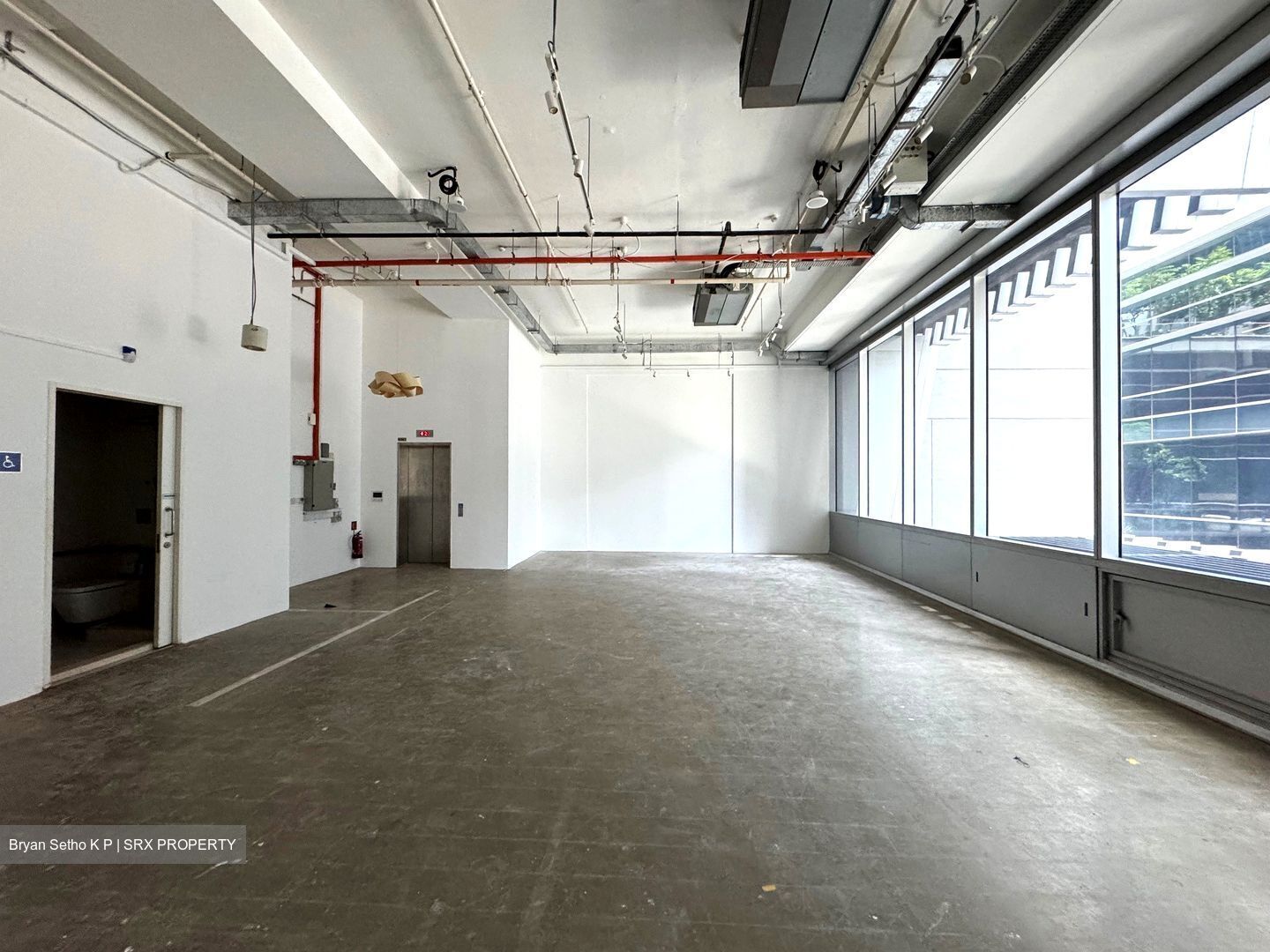 Robinson Square (D1), Office #483991701